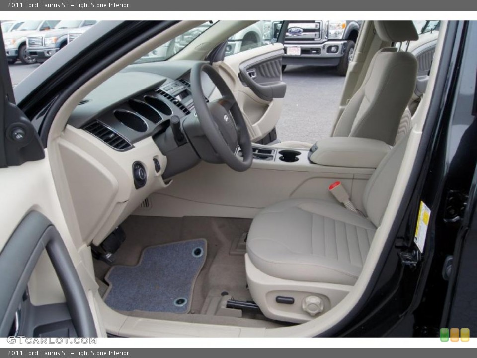 Light Stone Interior Photo for the 2011 Ford Taurus SE #44523155