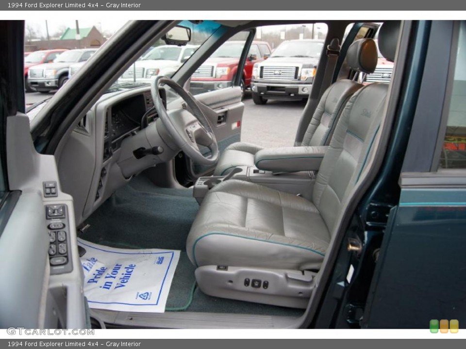 Gray Interior Photo for the 1994 Ford Explorer Limited 4x4 #44526931