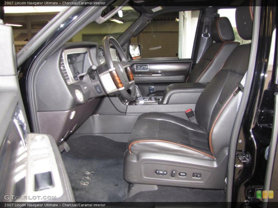 Charcoal/Caramel Interior Photo for the 2007 Lincoln Navigator Ultimate #44530568