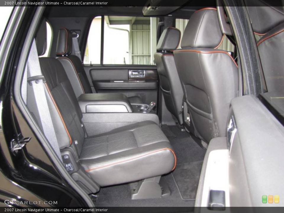 Charcoal/Caramel Interior Photo for the 2007 Lincoln Navigator Ultimate #44530604