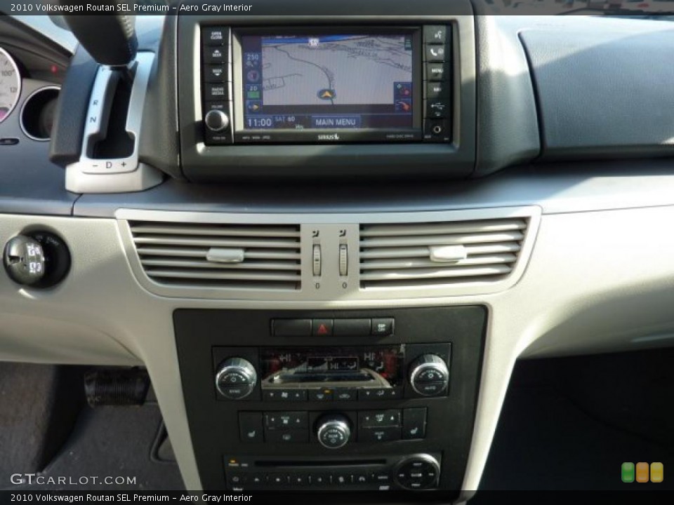 Aero Gray Interior Navigation for the 2010 Volkswagen Routan SEL Premium #44547185