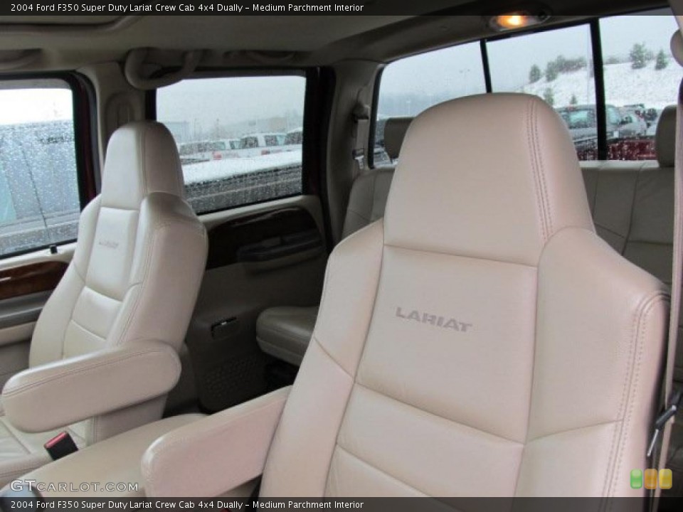 Medium Parchment Interior Photo for the 2004 Ford F350 Super Duty Lariat Crew Cab 4x4 Dually #44563814
