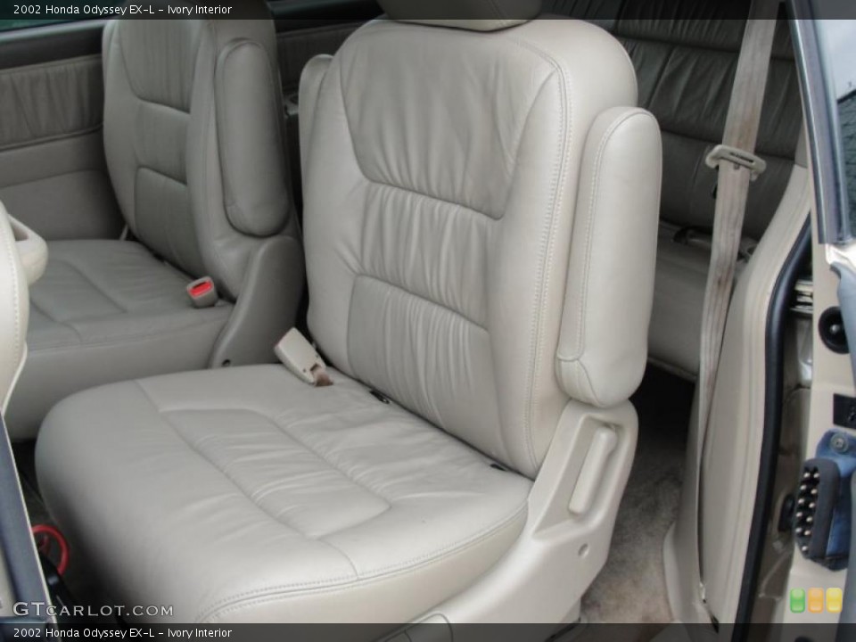 Ivory Interior Photo for the 2002 Honda Odyssey EX-L #44565561