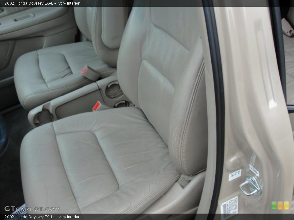 Ivory Interior Photo for the 2002 Honda Odyssey EX-L #44565593