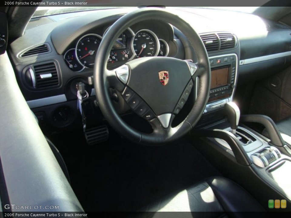 Black Interior Dashboard for the 2006 Porsche Cayenne Turbo S #44566617