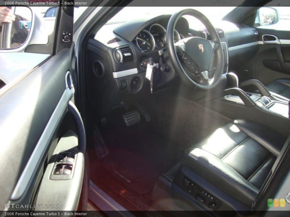 Black Interior Photo for the 2006 Porsche Cayenne Turbo S #44566632