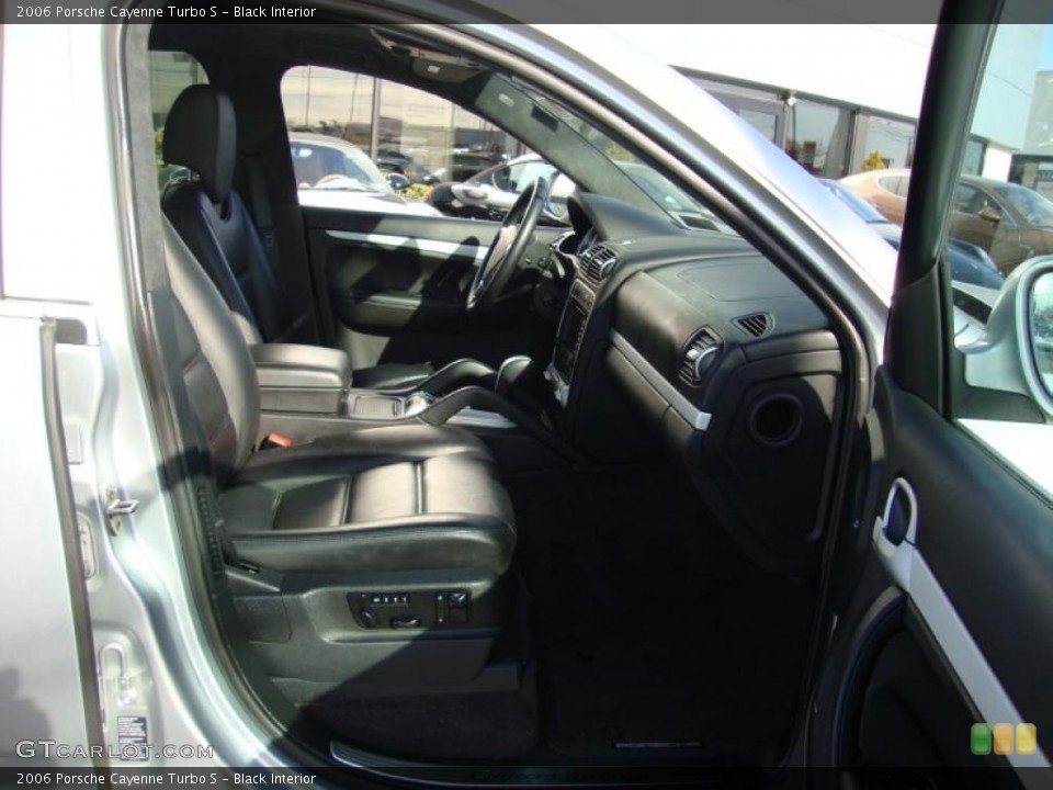 Black Interior Photo for the 2006 Porsche Cayenne Turbo S #44566745