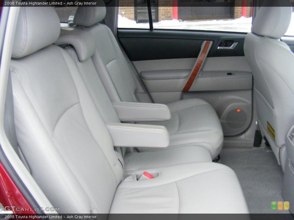 Ash Gray Interior Photo for the 2008 Toyota Highlander Limited #44582807