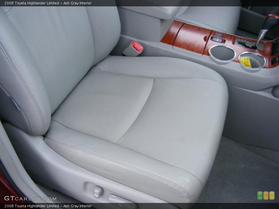 Ash Gray Interior Photo for the 2008 Toyota Highlander Limited #44582839
