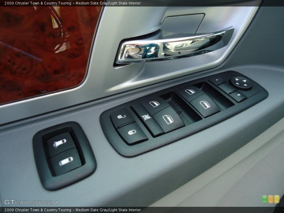 Medium Slate Gray/Light Shale Interior Controls for the 2009 Chrysler Town & Country Touring #44584769