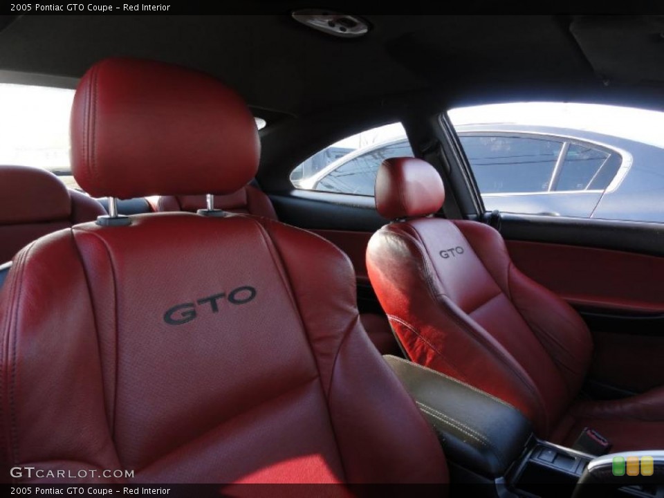 Red Interior Photo for the 2005 Pontiac GTO Coupe #44587122