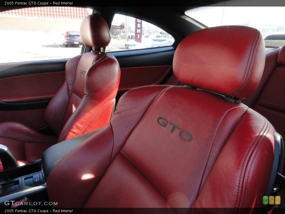 Red Interior Photo for the 2005 Pontiac GTO Coupe #44587130