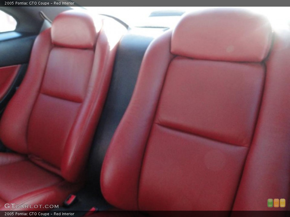Red Interior Photo for the 2005 Pontiac GTO Coupe #44587194