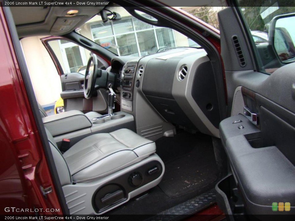 Dove Grey Interior Photo for the 2006 Lincoln Mark LT SuperCrew 4x4 #44595985