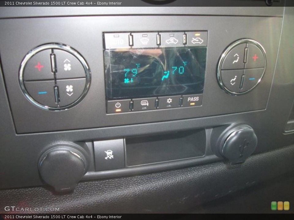 Ebony Interior Controls for the 2011 Chevrolet Silverado 1500 LT Crew Cab 4x4 #44601504