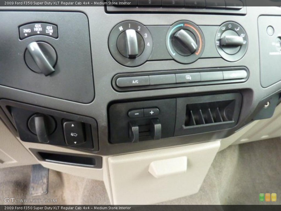 Medium Stone Interior Controls for the 2009 Ford F350 Super Duty XLT Regular Cab 4x4 #44612942