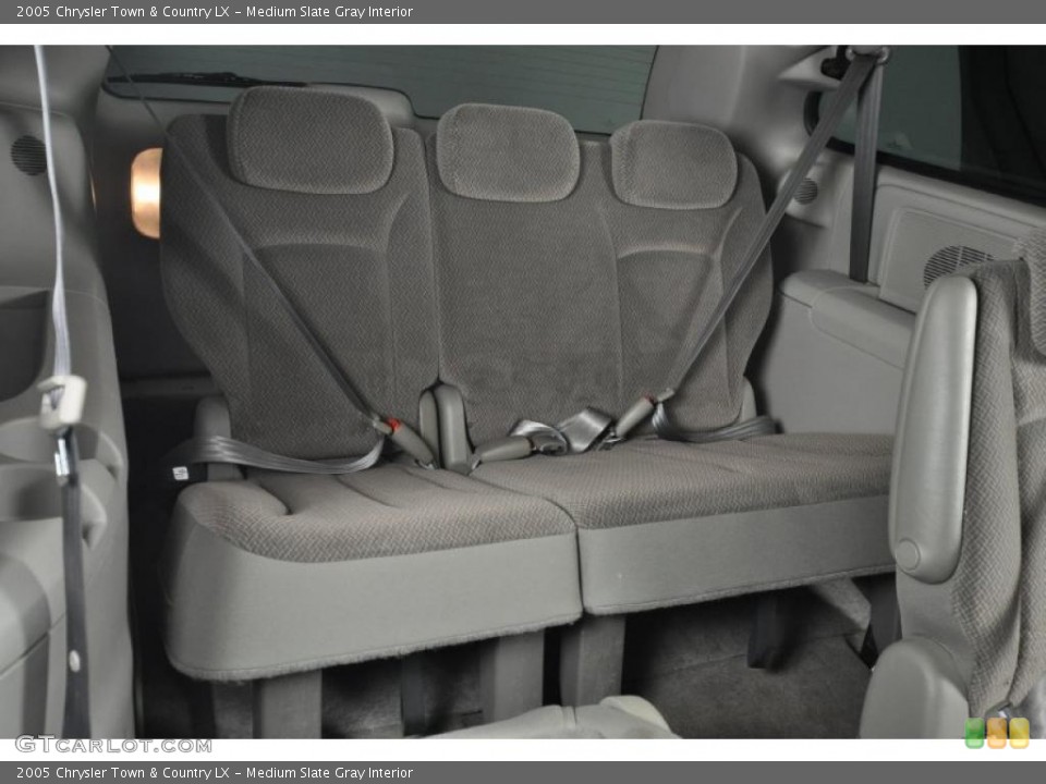 Medium Slate Gray Interior Photo for the 2005 Chrysler Town & Country LX #44618191