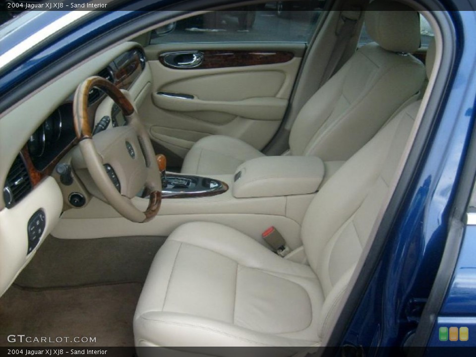 Sand Interior Photo for the 2004 Jaguar XJ XJ8 #44639902