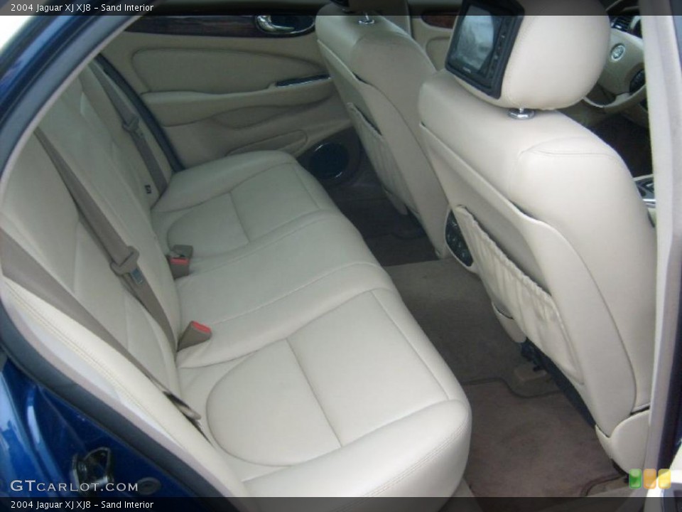 Sand Interior Photo for the 2004 Jaguar XJ XJ8 #44640018