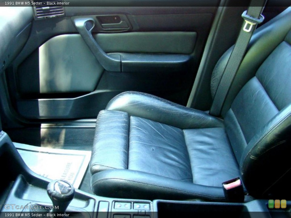 Black Interior Photo for the 1991 BMW M5 Sedan #44654911