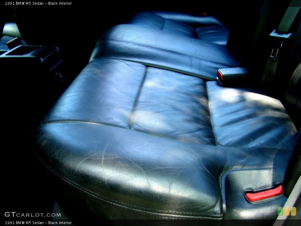 Black Interior Photo for the 1991 BMW M5 Sedan #44655047