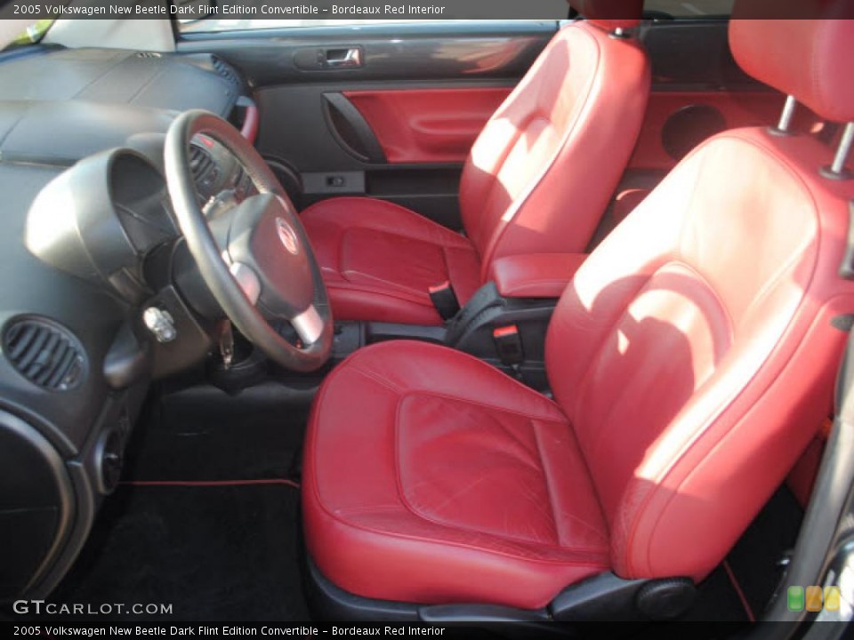 Bordeaux Red Interior Photo for the 2005 Volkswagen New Beetle Dark Flint Edition Convertible #44659271