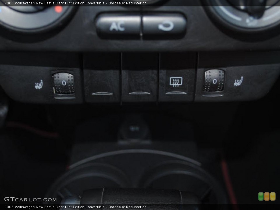 Bordeaux Red Interior Controls for the 2005 Volkswagen New Beetle Dark Flint Edition Convertible #44659403