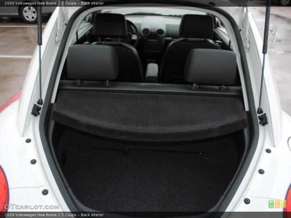 Black Interior Trunk for the 2009 Volkswagen New Beetle 2.5 Coupe #44661855