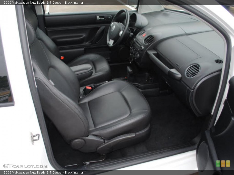 Black Interior Photo for the 2009 Volkswagen New Beetle 2.5 Coupe #44661871