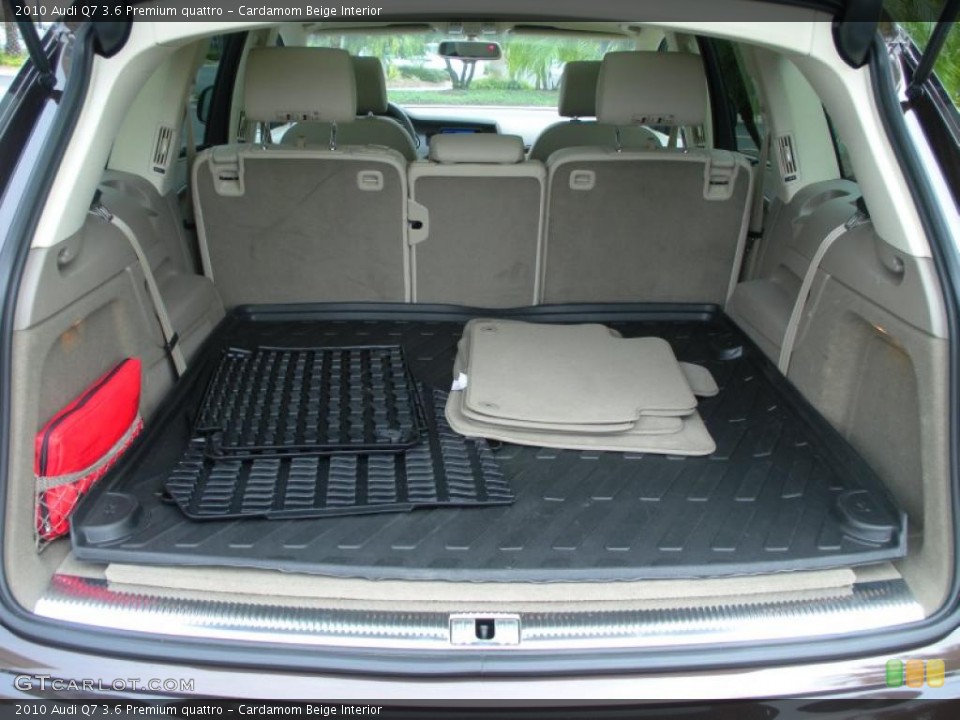 Cardamom Beige Interior Trunk for the 2010 Audi Q7 3.6 Premium quattro #44672207