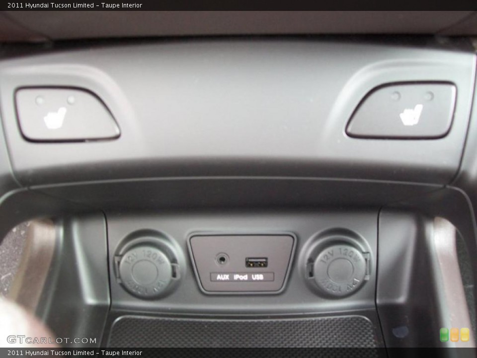 Taupe Interior Controls for the 2011 Hyundai Tucson Limited #44675943