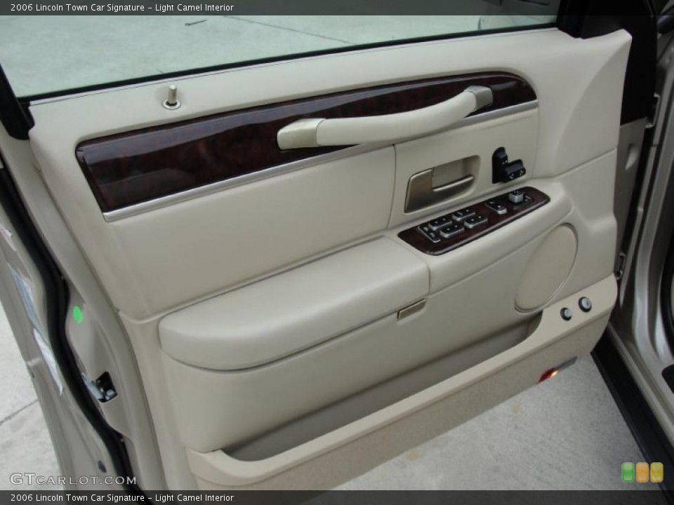Light Camel Interior Door Panel for the 2006 Lincoln Town Car Signature #44678470