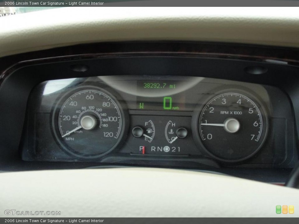 Light Camel Interior Gauges for the 2006 Lincoln Town Car Signature #44678603