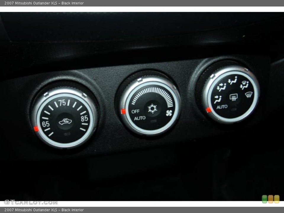 Black Interior Controls for the 2007 Mitsubishi Outlander XLS #44680475
