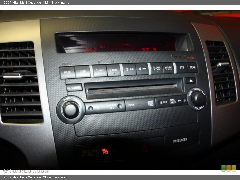 Black Interior Controls for the 2007 Mitsubishi Outlander XLS #44680491