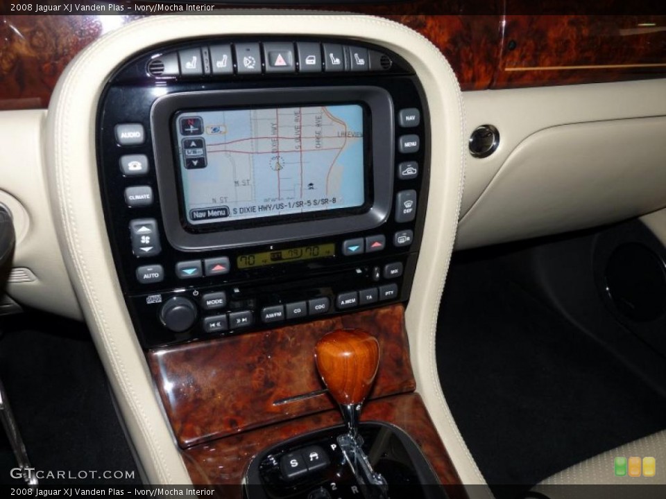 Ivory/Mocha Interior Controls for the 2008 Jaguar XJ Vanden Plas #44681675