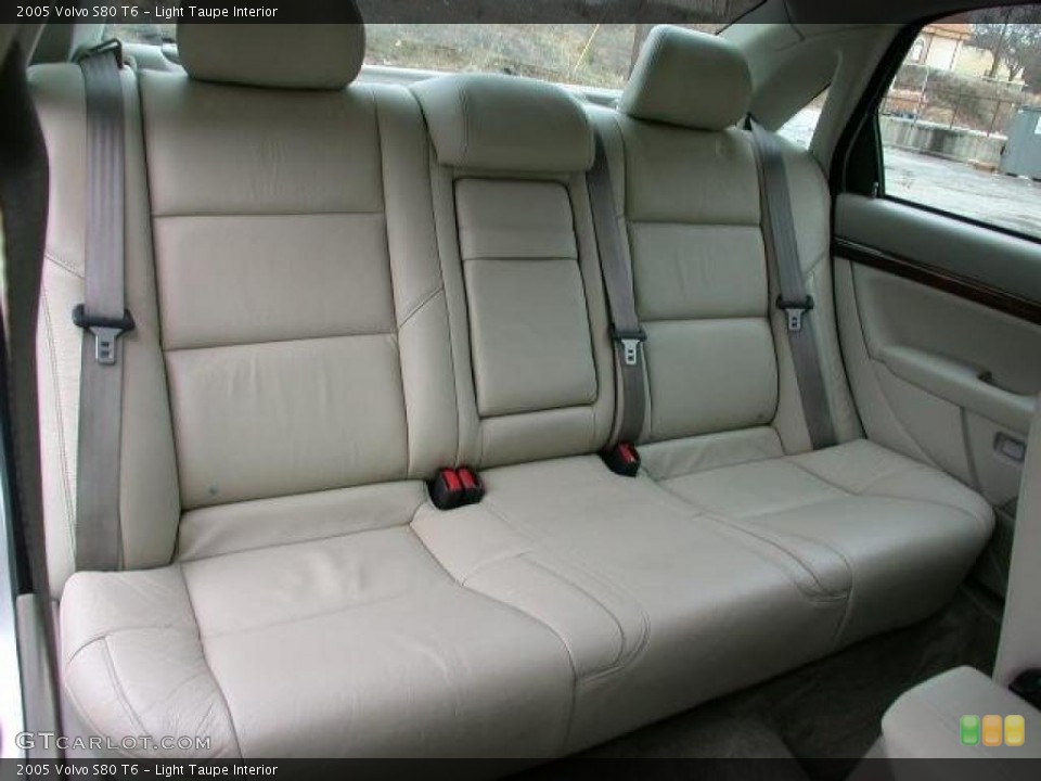 Light Taupe Interior Photo for the 2005 Volvo S80 T6 #44683791