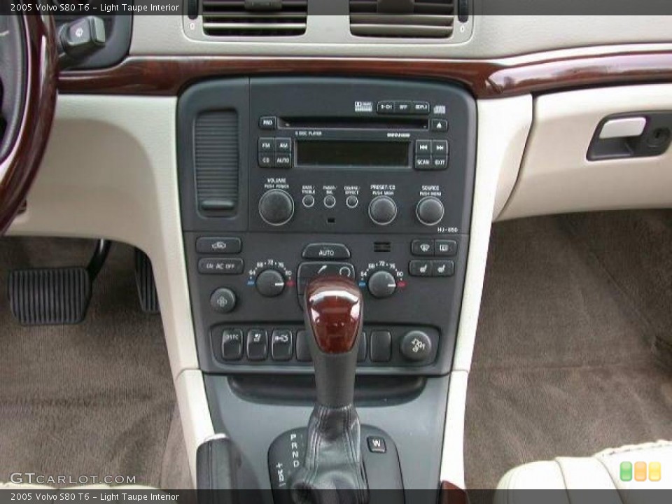Light Taupe Interior Transmission for the 2005 Volvo S80 T6 #44684032