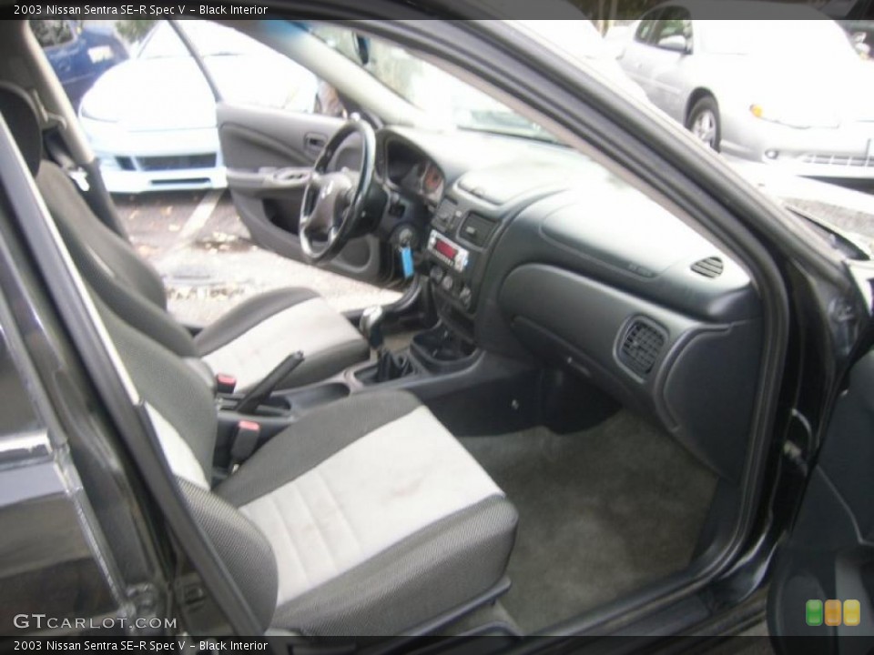 Black Interior Photo for the 2003 Nissan Sentra SE-R Spec V #44684315