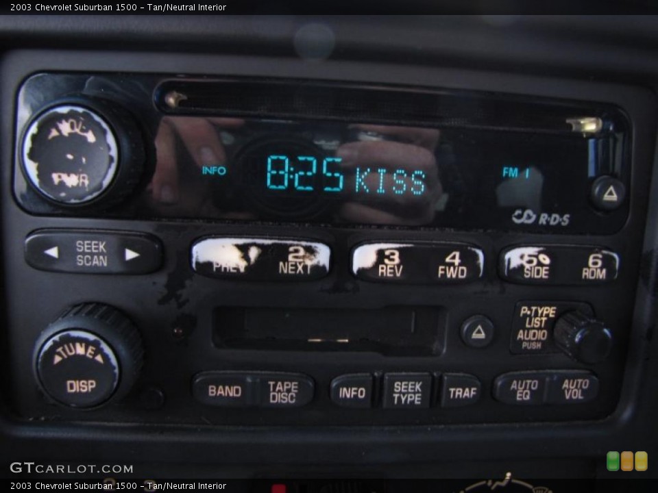Tan/Neutral Interior Controls for the 2003 Chevrolet Suburban 1500 #44685299