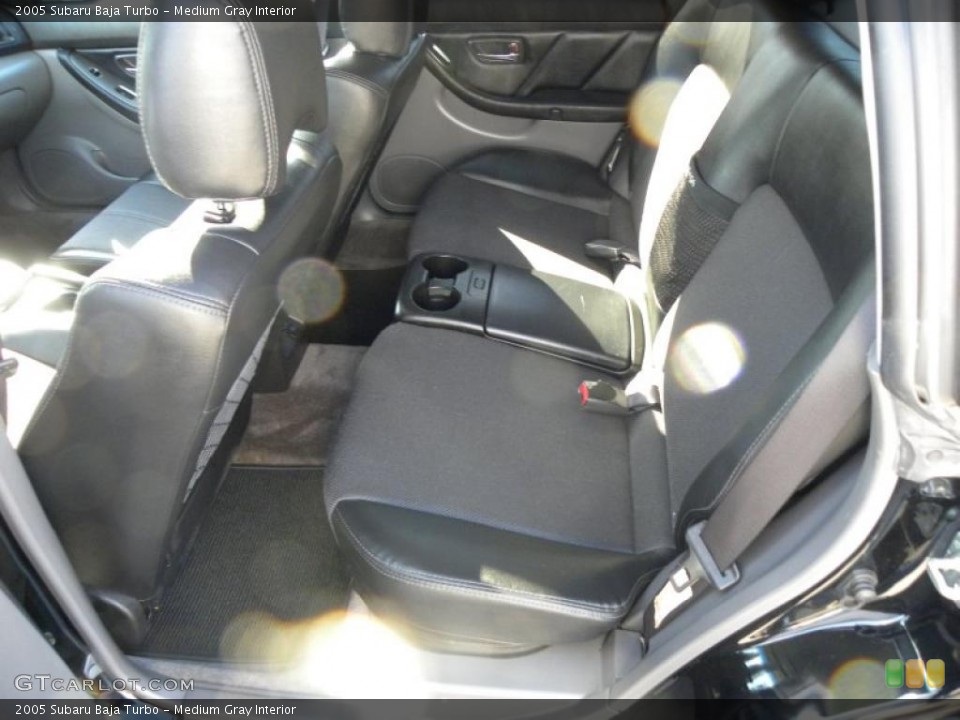 Medium Gray Interior Photo for the 2005 Subaru Baja Turbo #44687340