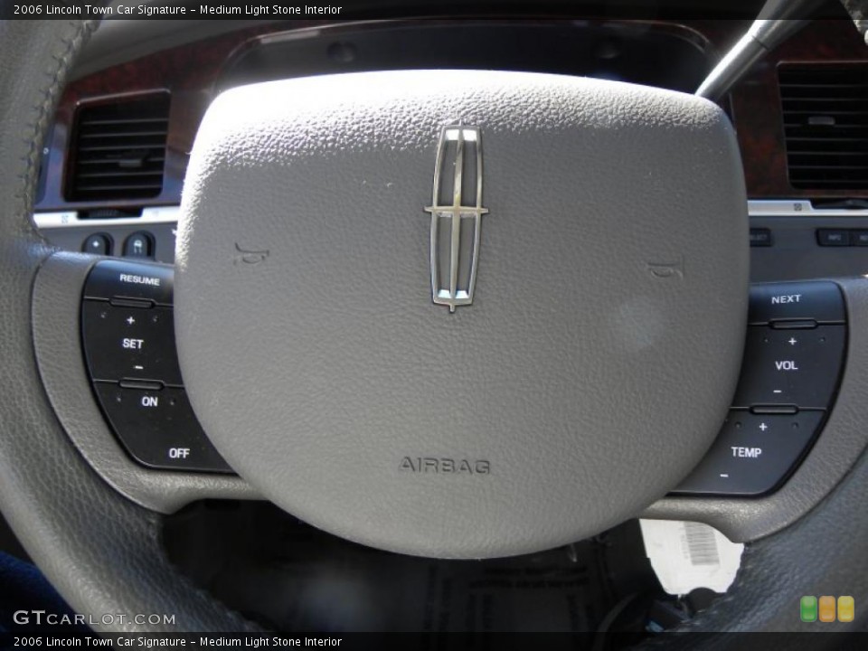 Medium Light Stone Interior Controls for the 2006 Lincoln Town Car Signature #44688344
