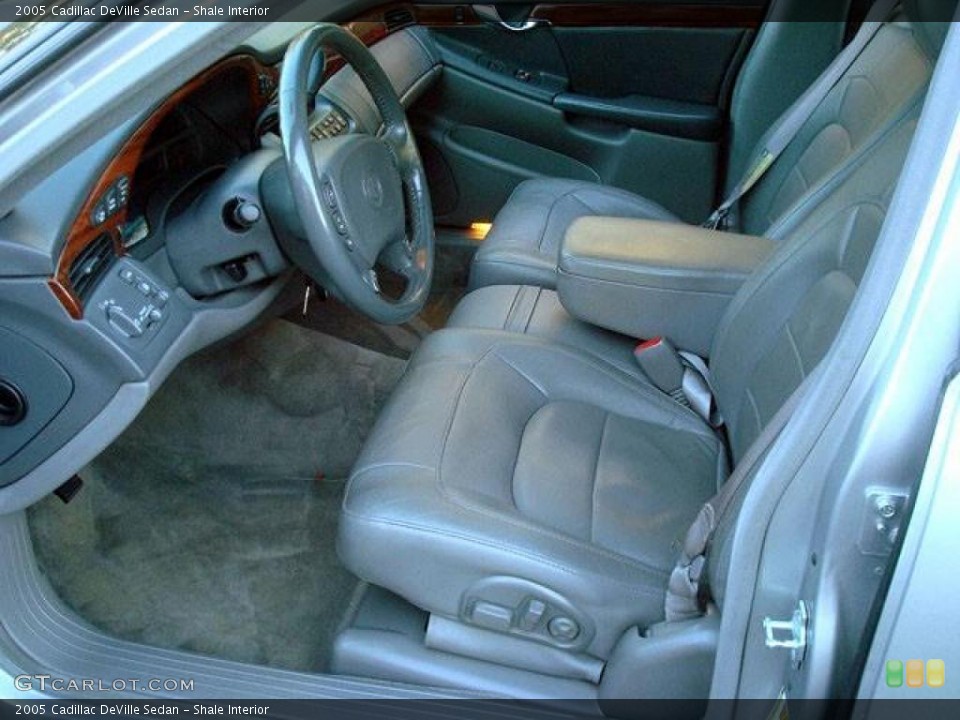 Shale Interior Photo for the 2005 Cadillac DeVille Sedan #44698361