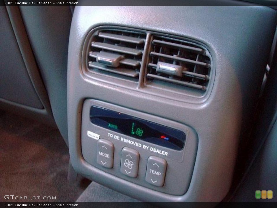 Shale Interior Controls for the 2005 Cadillac DeVille Sedan #44698513