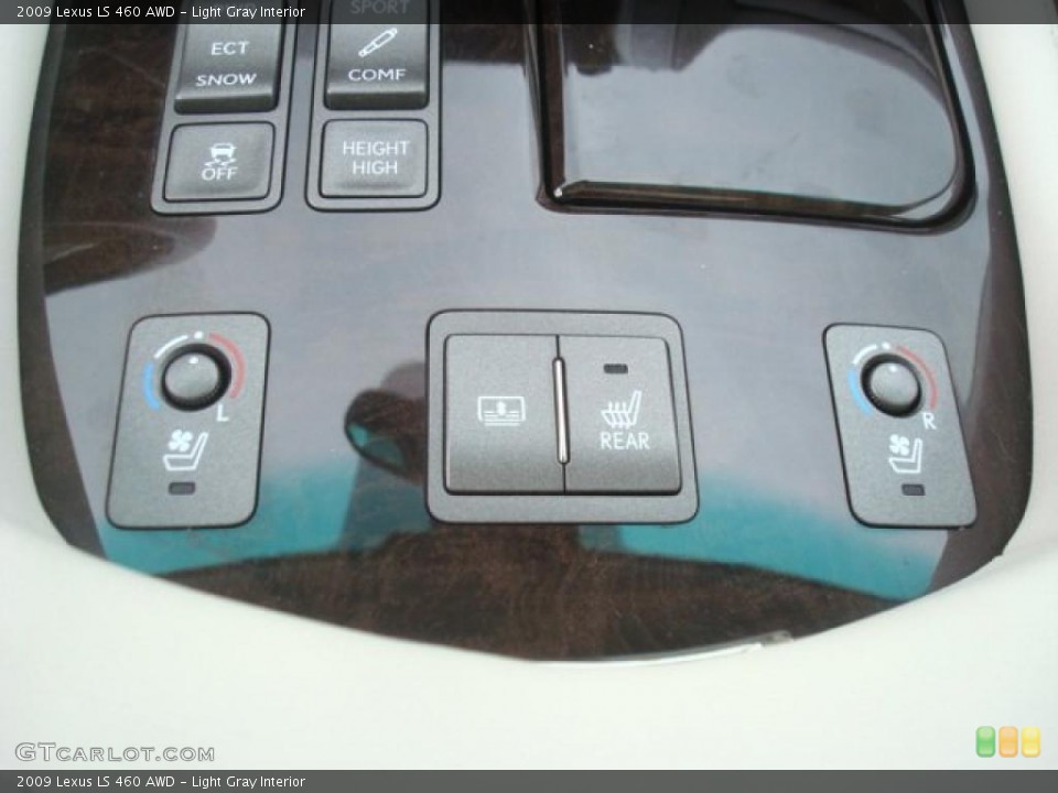 Light Gray Interior Controls for the 2009 Lexus LS 460 AWD #44701053