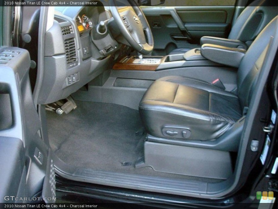 Charcoal Interior Photo for the 2010 Nissan Titan LE Crew Cab 4x4 #44704504
