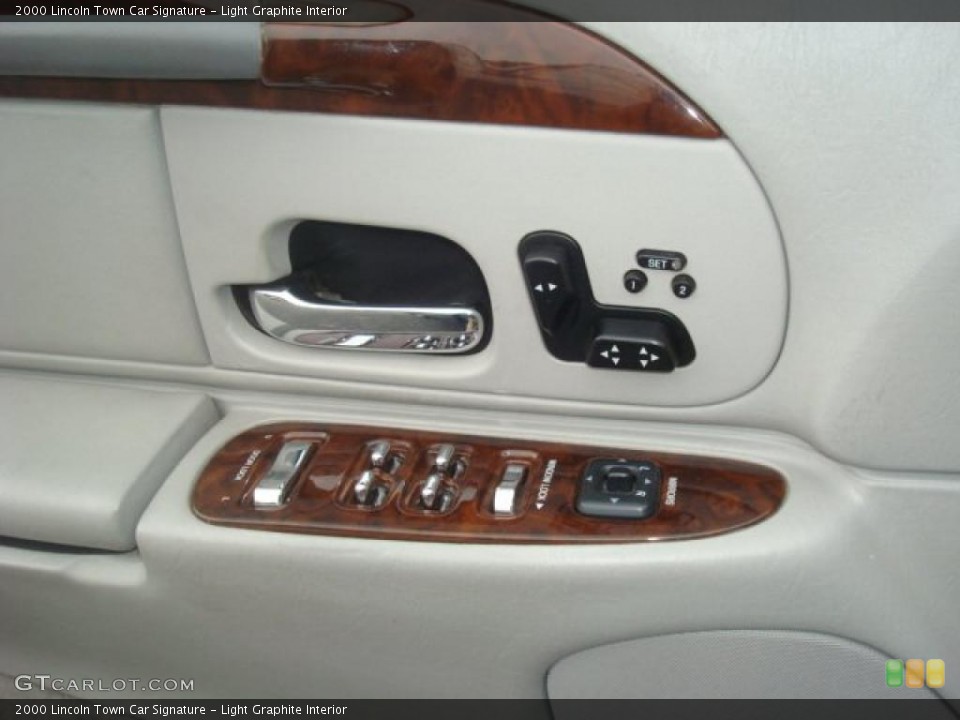 Light Graphite Interior Controls for the 2000 Lincoln Town Car Signature #44707286