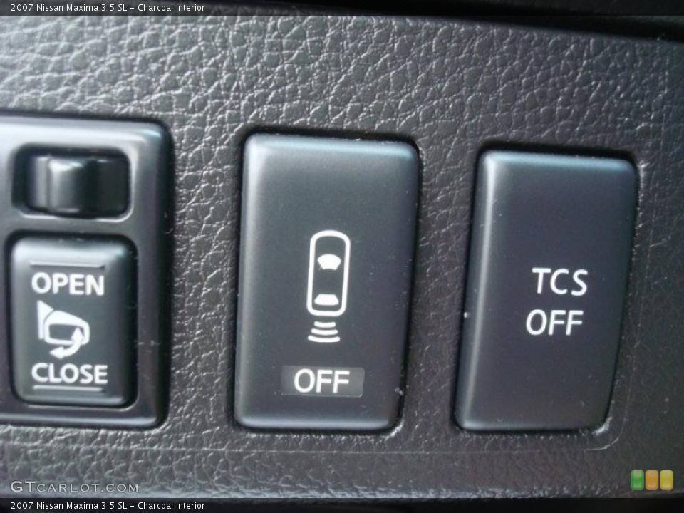 Charcoal Interior Controls for the 2007 Nissan Maxima 3.5 SL #44713696