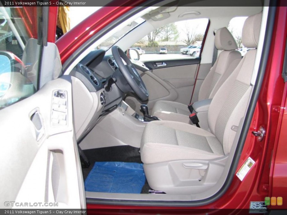 Clay Gray Interior Photo for the 2011 Volkswagen Tiguan S #44720048
