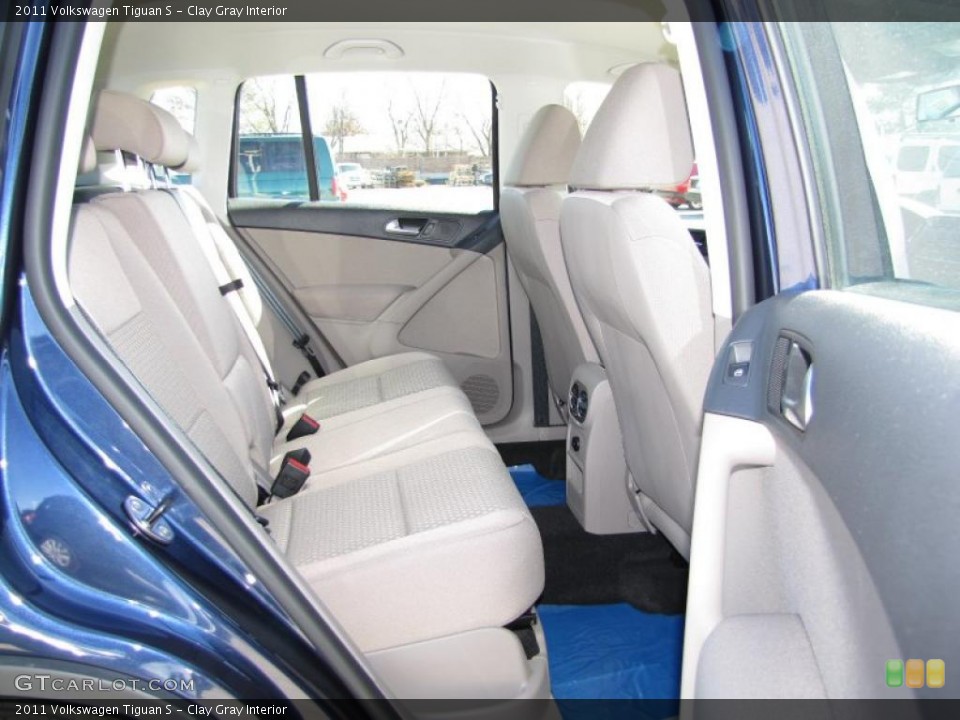 Clay Gray Interior Photo for the 2011 Volkswagen Tiguan S #44720456